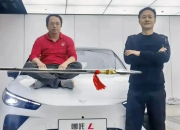 乐鱼体育登录入口-三年亏光183亿！周鸿祎的造车梦，为何成了一地鸡毛？